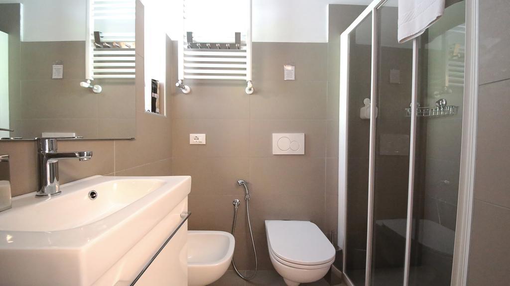 Affittacamere Smile Accomodation Aosta Exterior photo