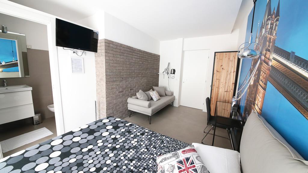 Affittacamere Smile Accomodation Aosta Exterior photo