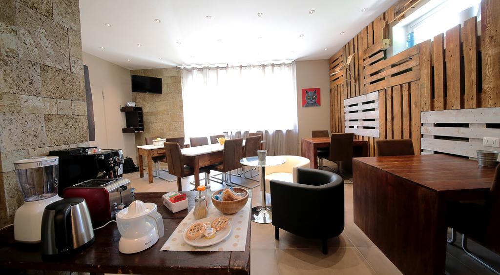 Affittacamere Smile Accomodation Aosta Exterior photo