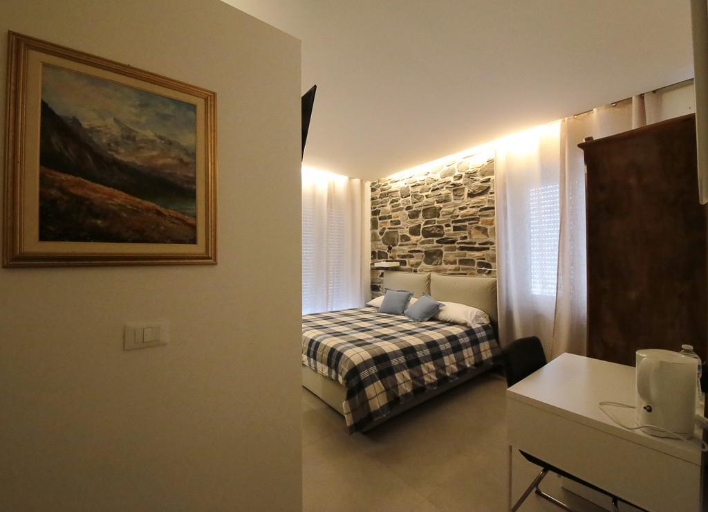 Affittacamere Smile Accomodation Aosta Exterior photo